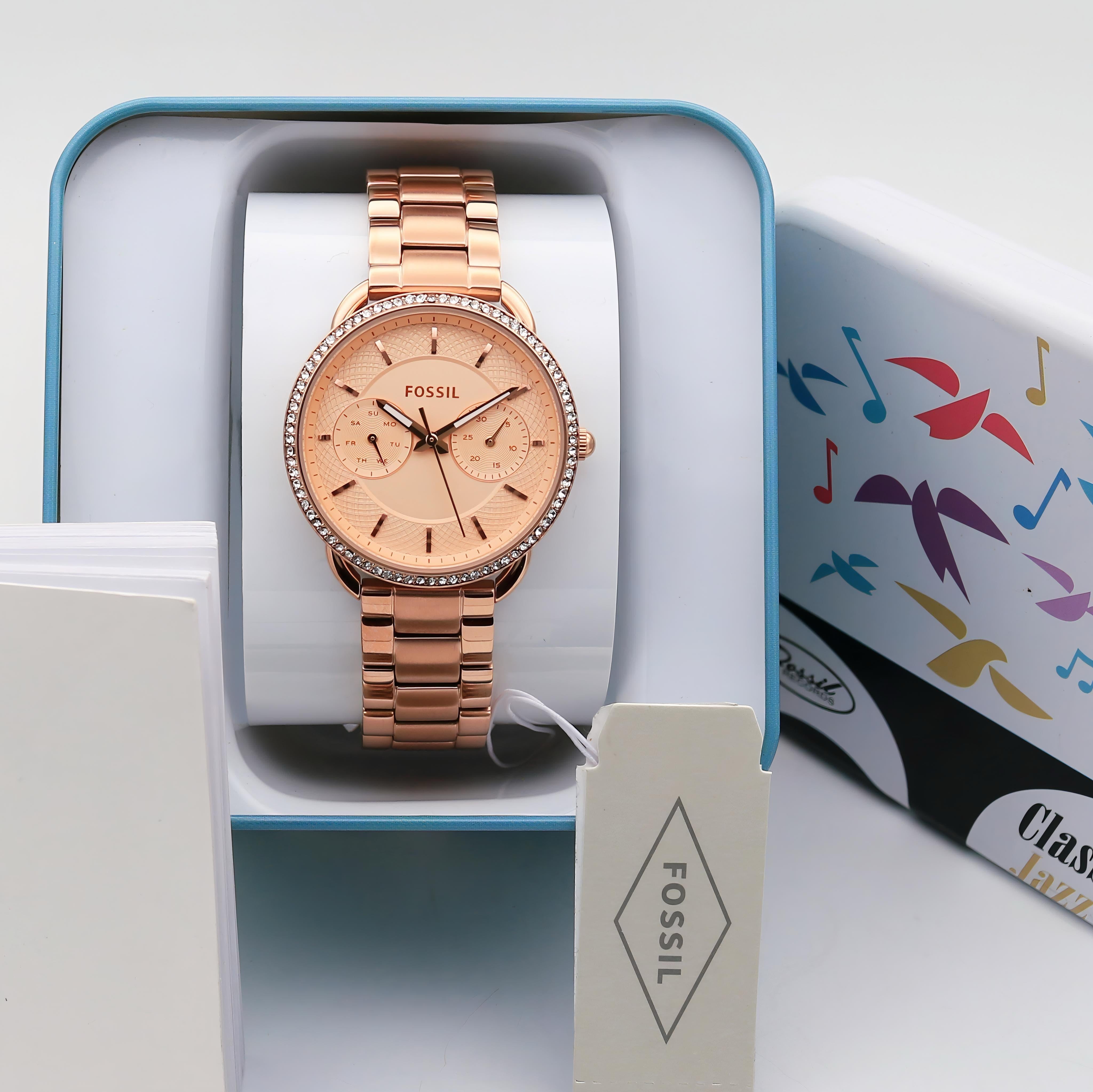 EVERGREEN  WOMEN'S COLLECTION TRENDING ROSEGOLD COLOUR WITH STONES WITH FULL BOX
